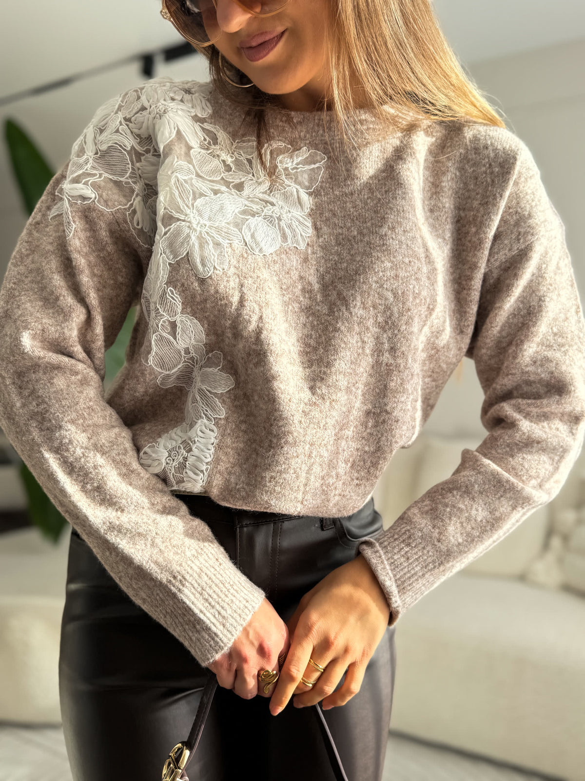 Elise Flower Knit Taupe