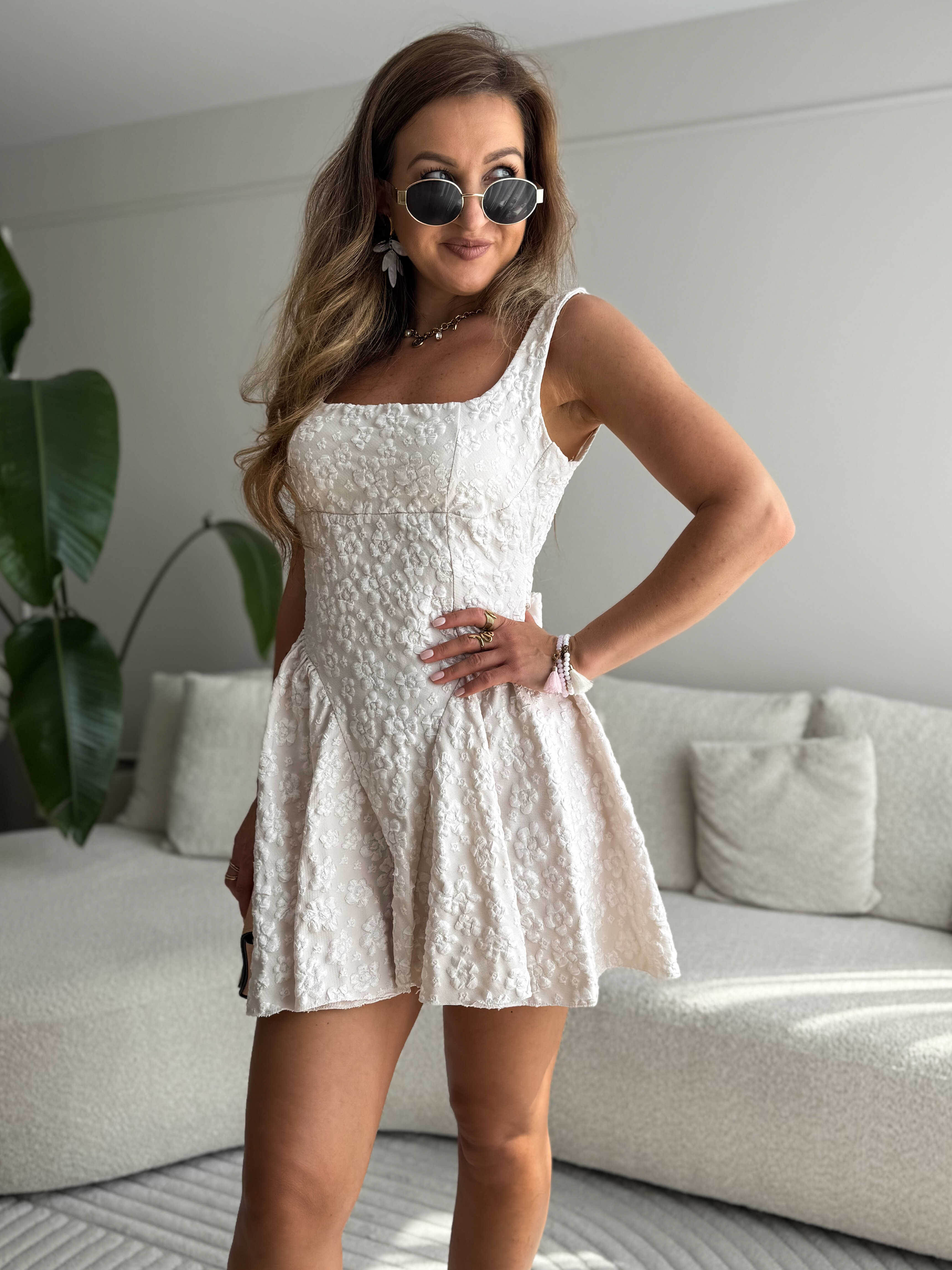 Molly Dress Beige